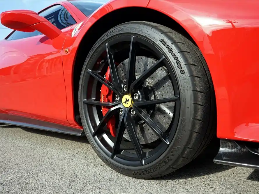 Ferrari 488 2019 — фото 18