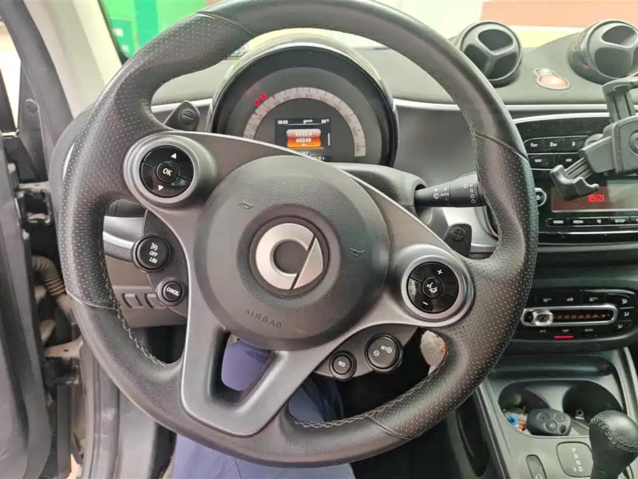 smart Fortwo 2018 — фото 15