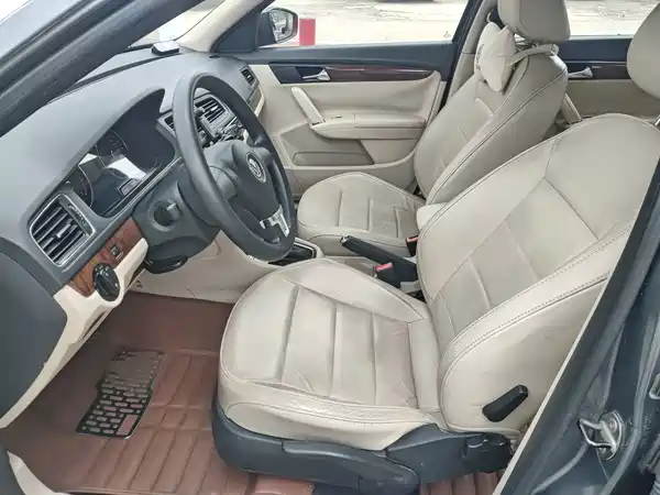 Volkswagen Lavida 2013