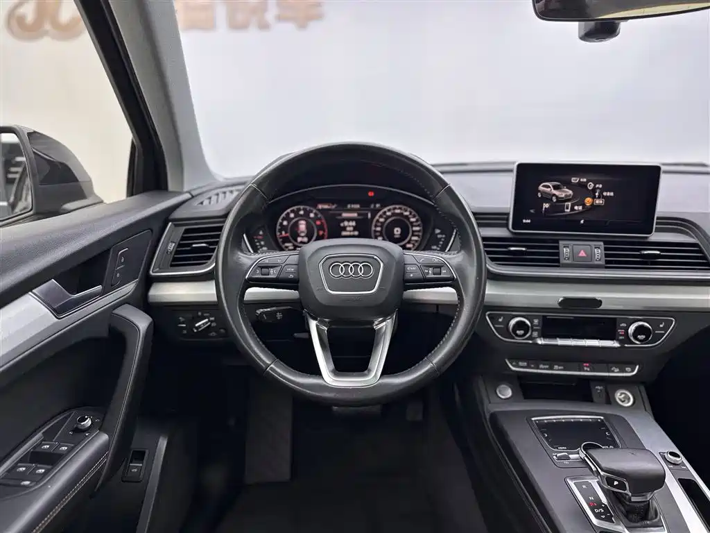 Audi Q5L 2019 — фото 9