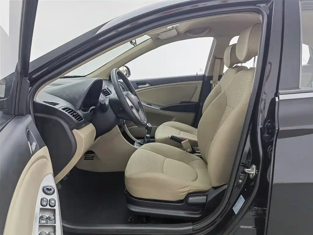 Hyundai Verna 2014 — фото 10