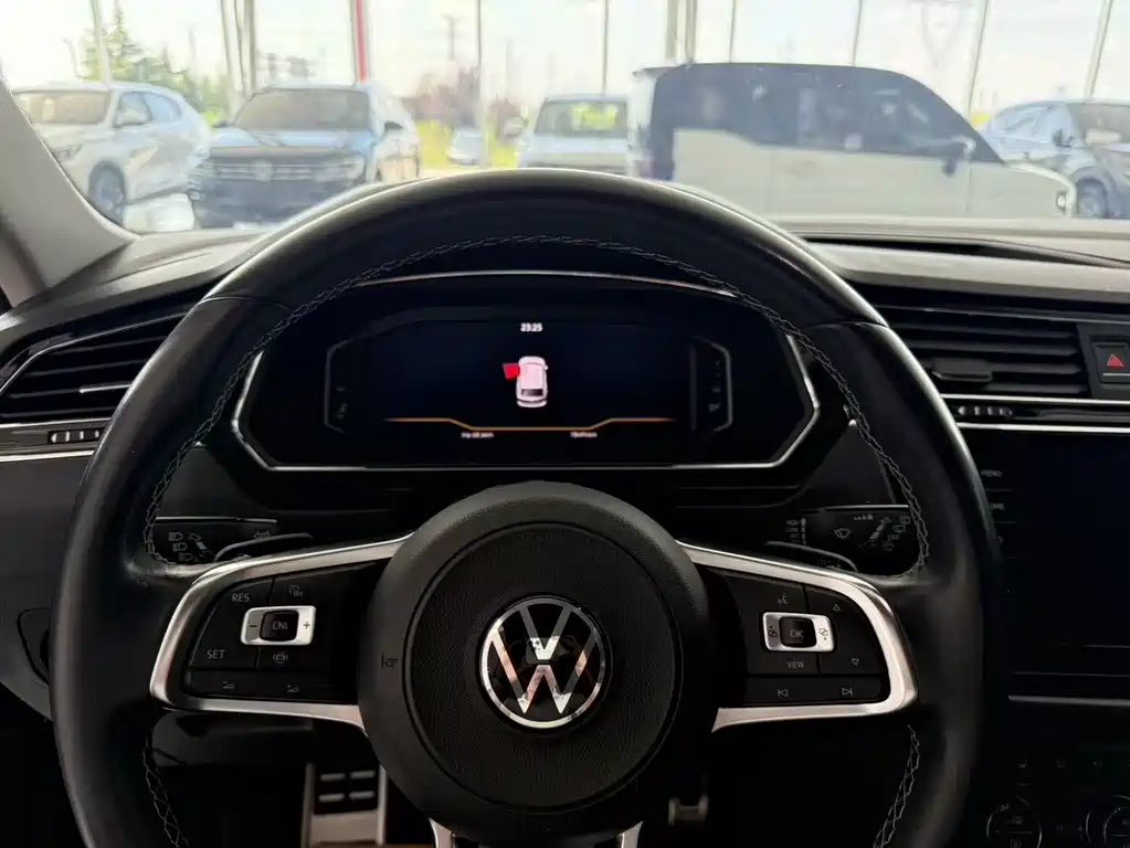 Volkswagen Tiguan L 2021