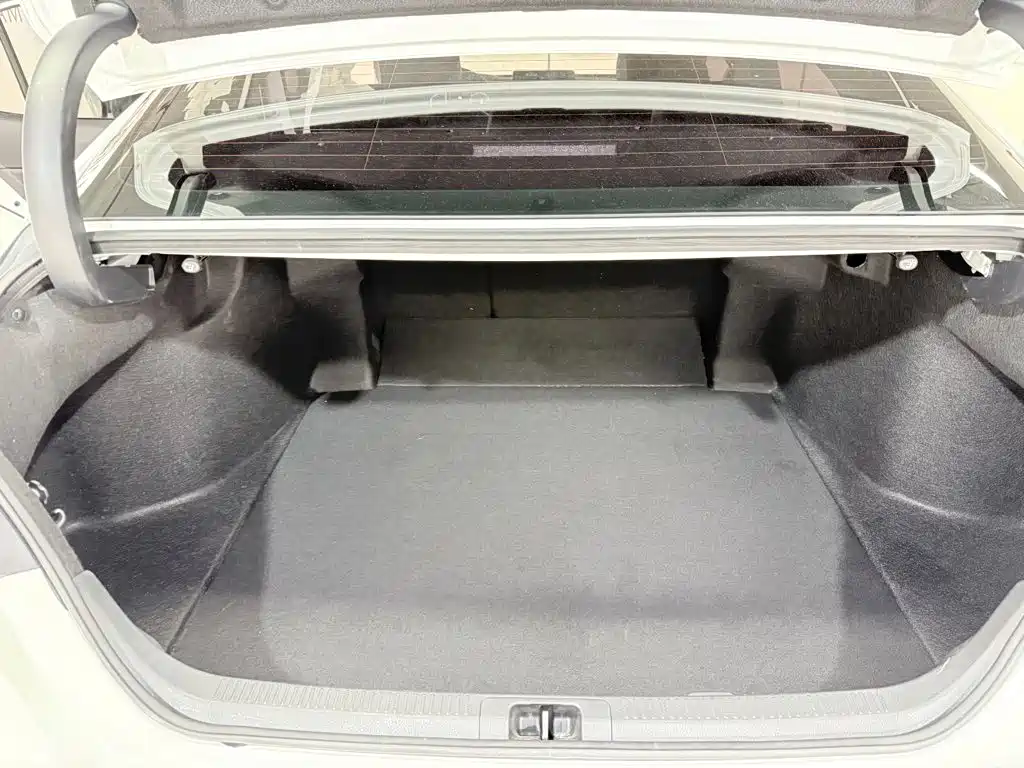 Toyota Camry 2022 — фото 13