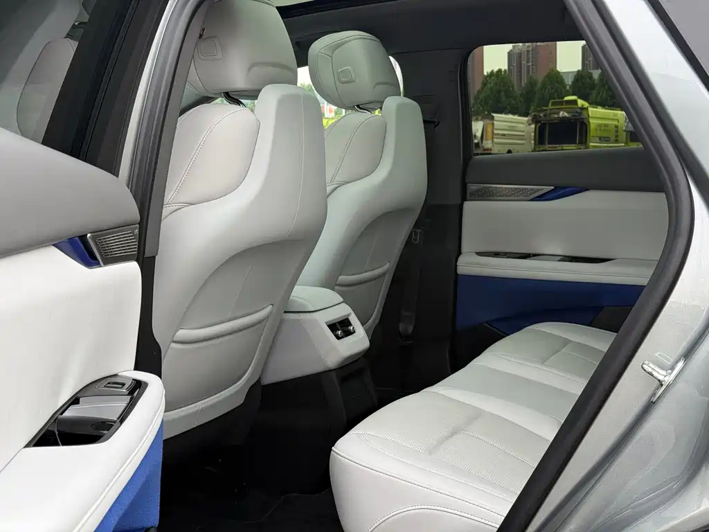 Cadillac IQ Aoge 2024 — фото 8