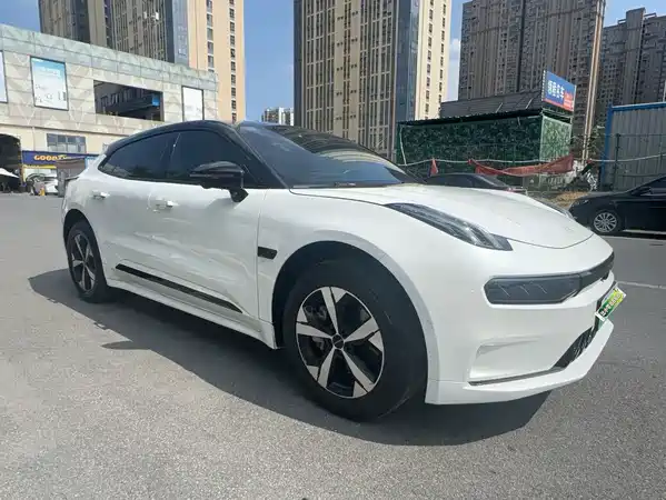 Zeekr 001 2024