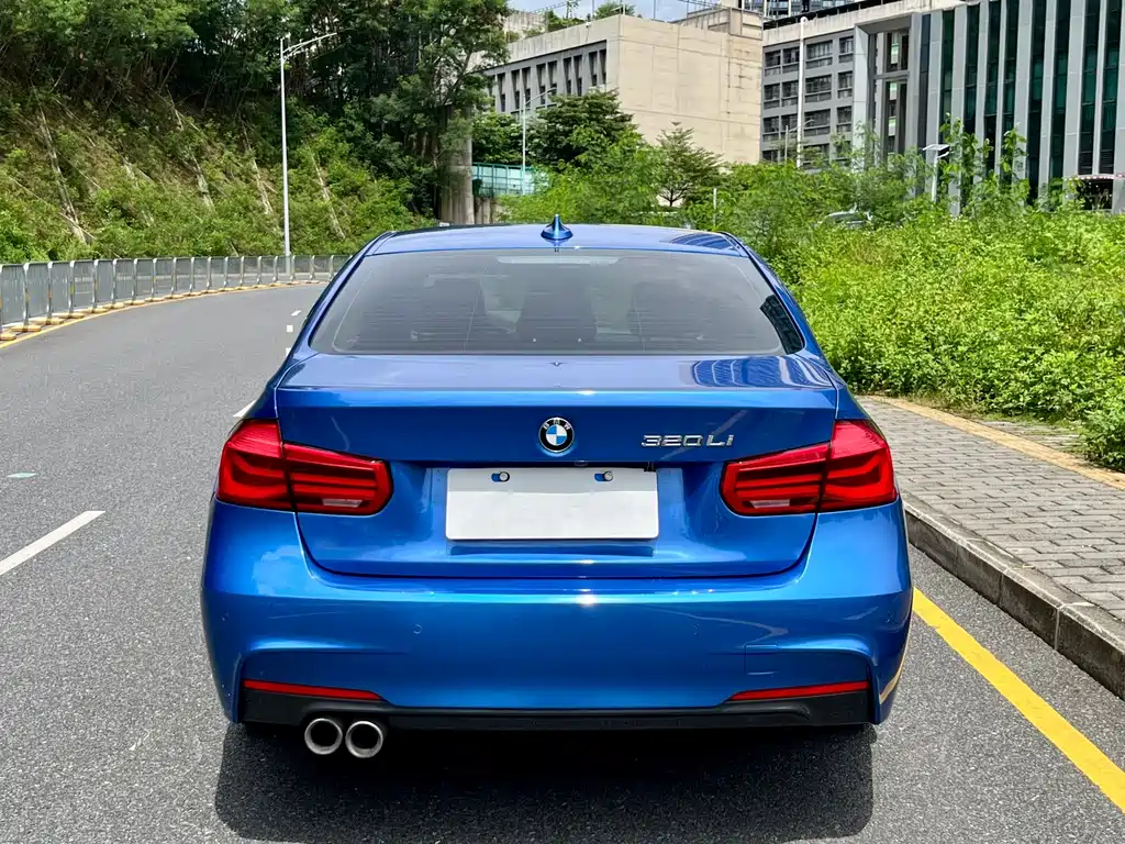 BMW 3 Series 2019 — фото 14