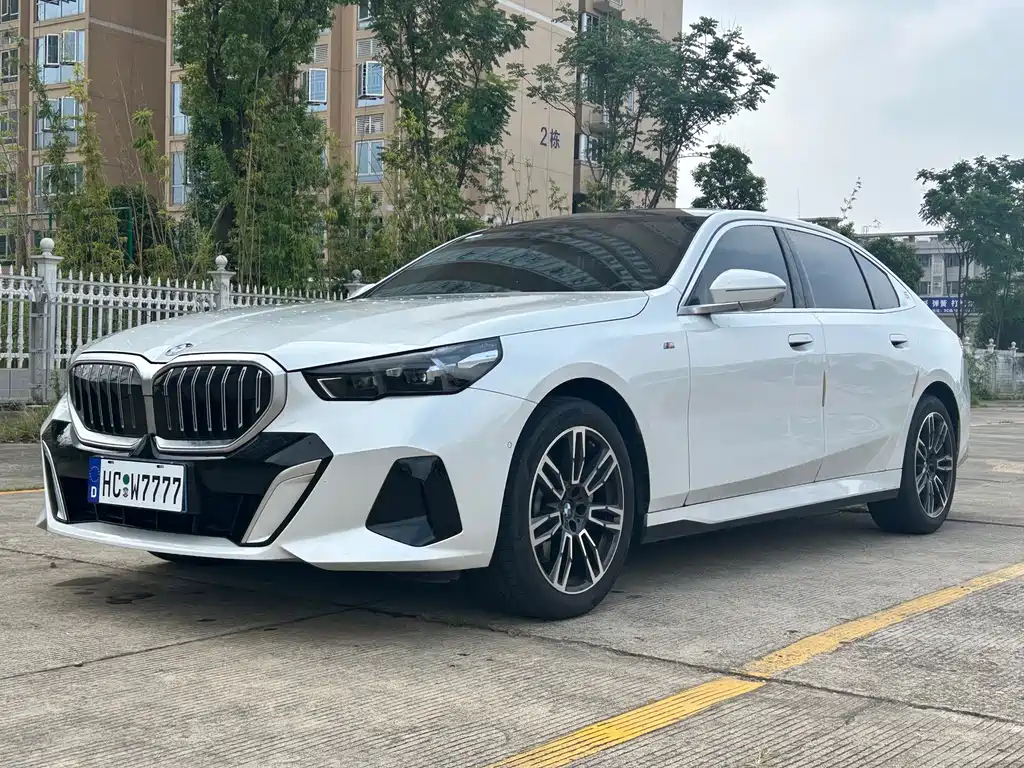 BMW 5 Series 2024