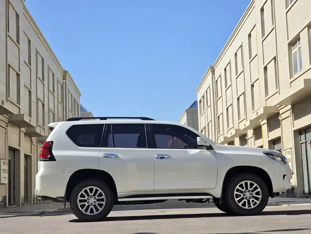 Toyota Prado 2018 — фото 8