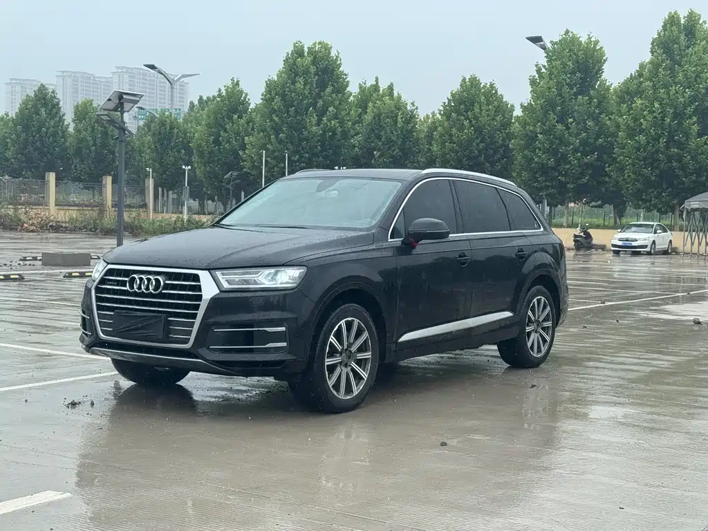 Audi Q7 2016 — фото 1