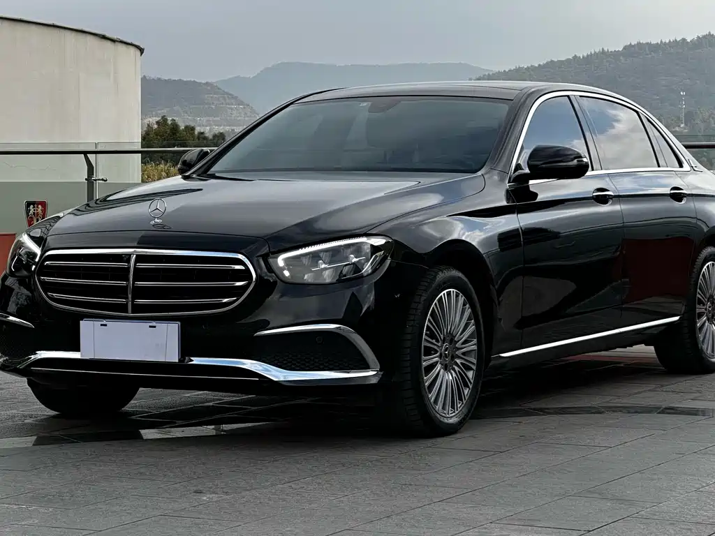 Mercedes-Benz E-Class 2022 — фото 1