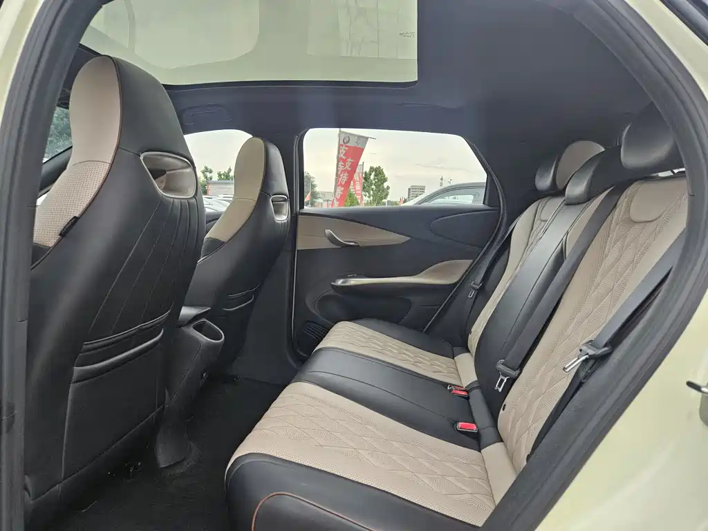 BYD Dolphin 2022 — фото 10