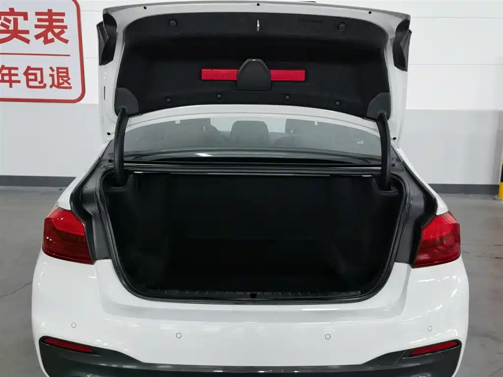 BMW 5 Series 2019 — фото 16