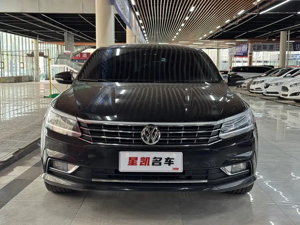 Volkswagen Passat 2018 — фото 2