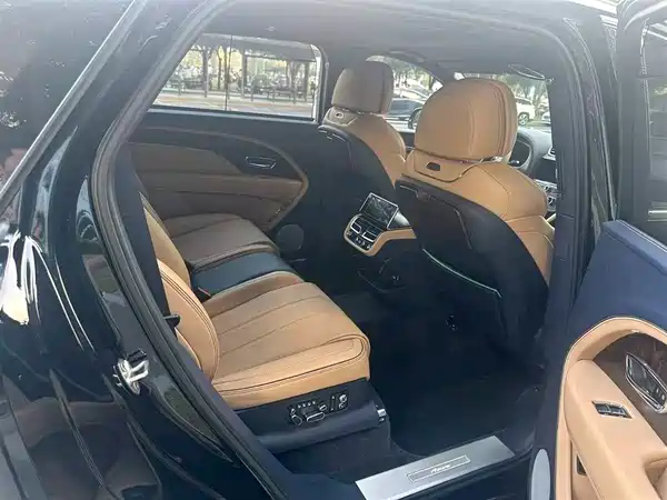 Bentley Bentayga 2023