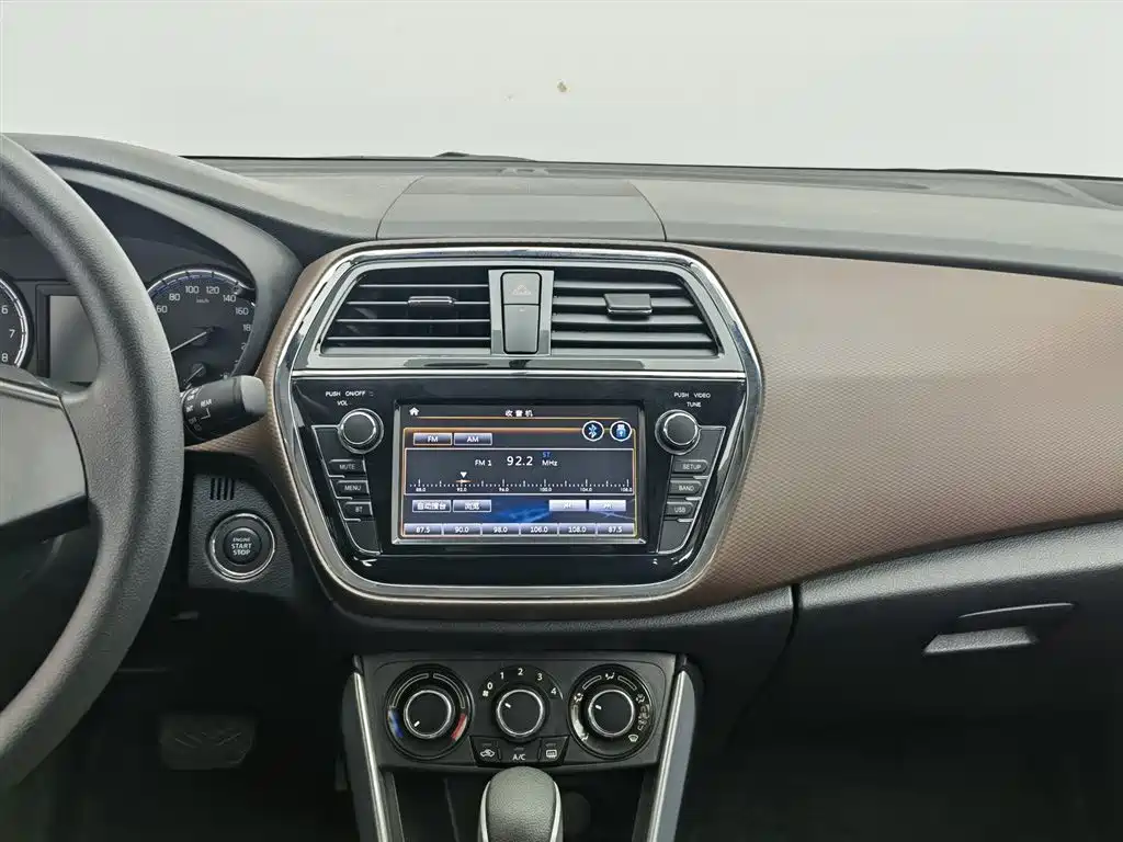 Suzuki Vitara 2017 — фото 12