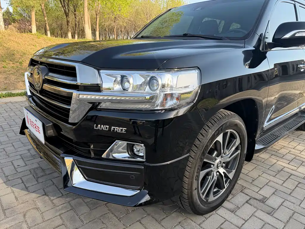 Toyota Land Cruiser 2020 — фото 6