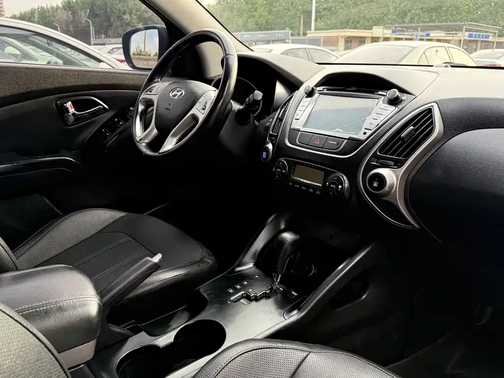 Hyundai ix35 2014 — фото 17