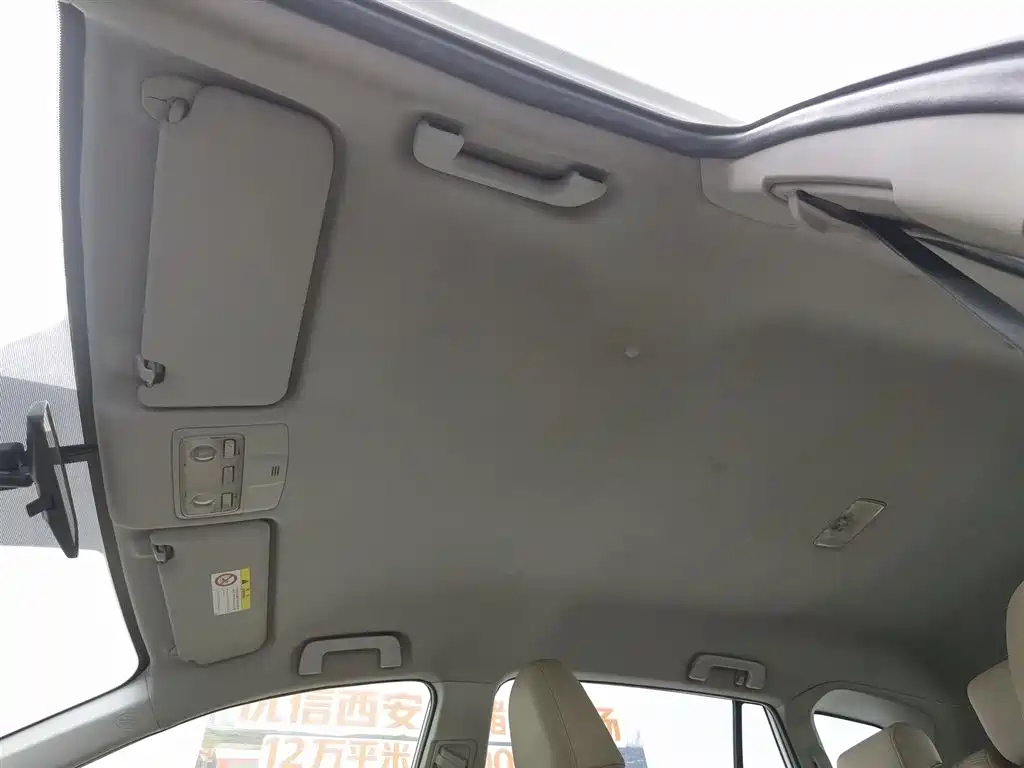 Toyota RAV4 2015 — фото 14