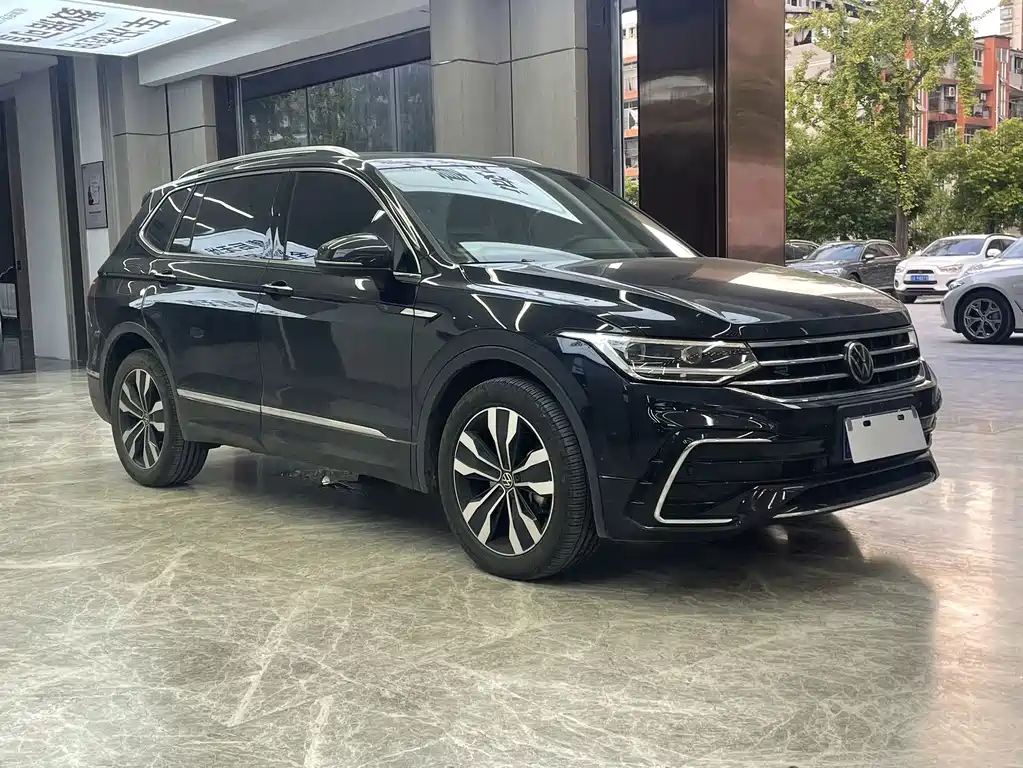 Volkswagen Tiguan L 2024 — фото 2