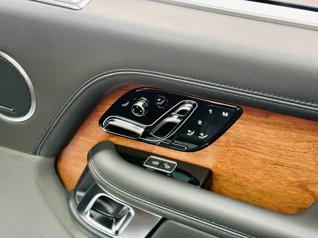 Land Rover Range Rover 2019 — фото 18
