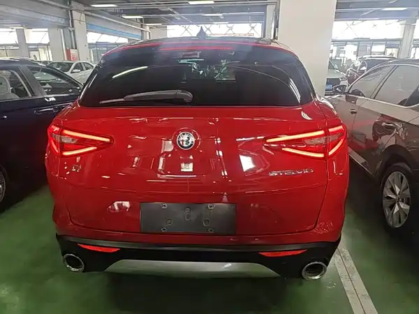Alfa Romeo Stelvio 2017