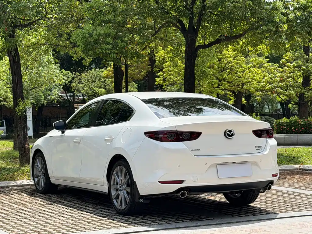 Mazda 3 Axela 2020 — фото 20