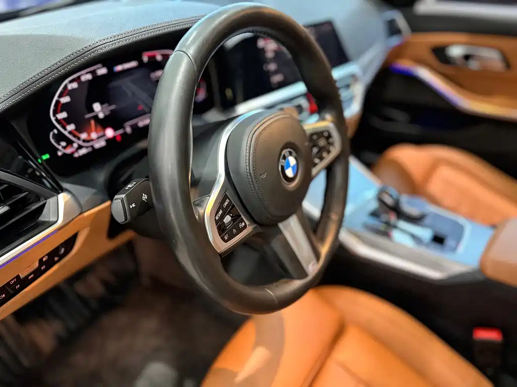 BMW 3 Series 2019 — фото 14