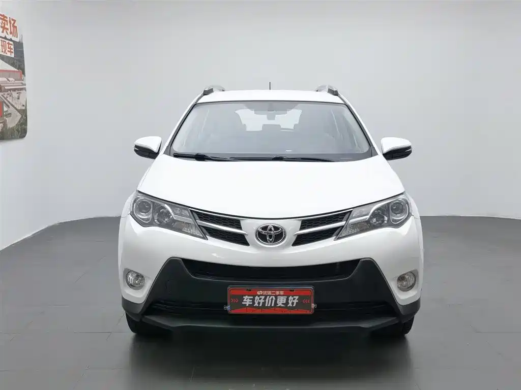 Toyota RAV4 2015 — фото 3