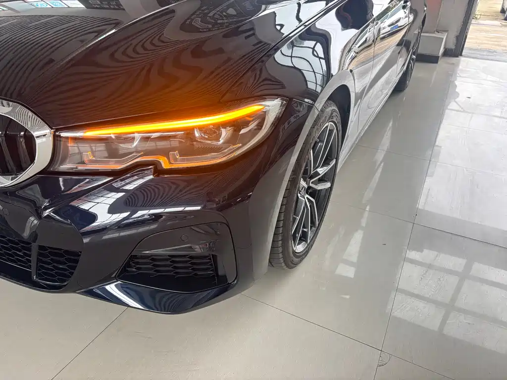 BMW 3 Series 2021