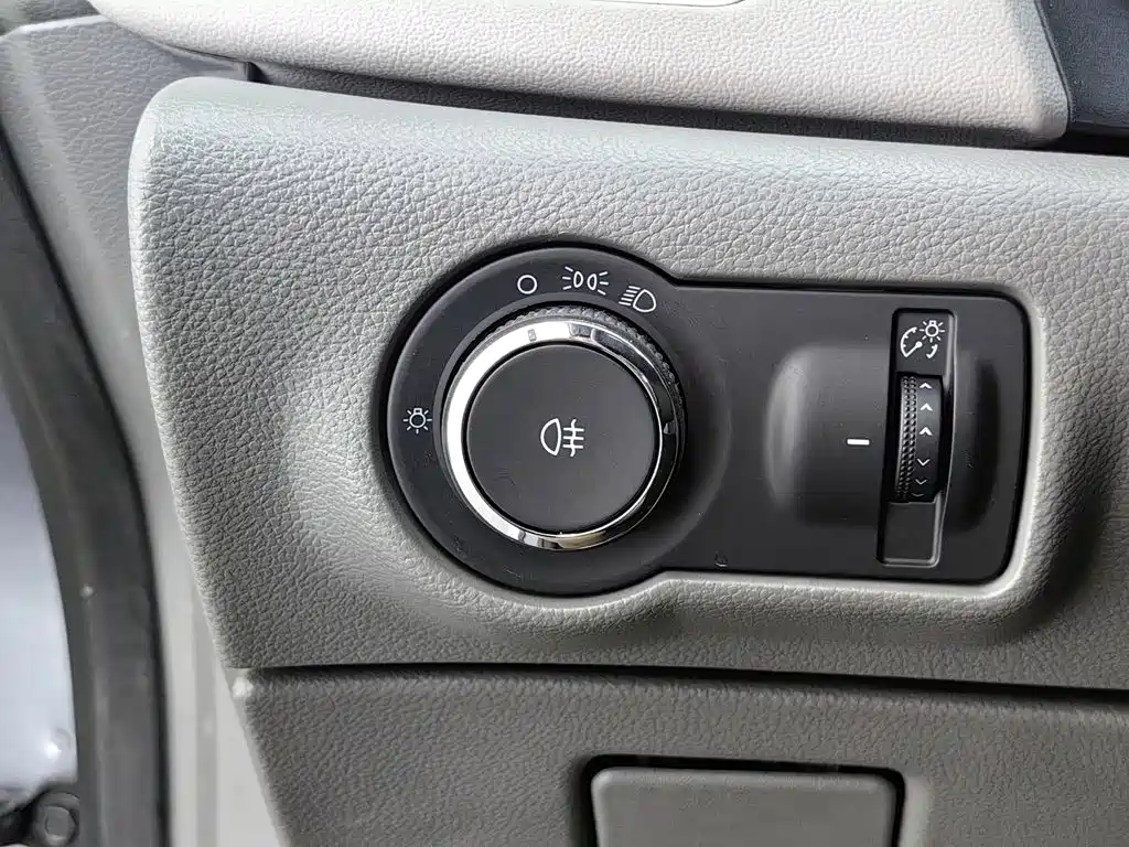 Buick Excelle 2012 — фото 21