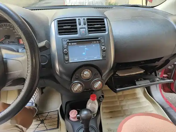 Nissan Sunny 2014