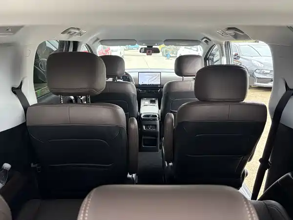 Wuling Starlight 730 New Energy 2025