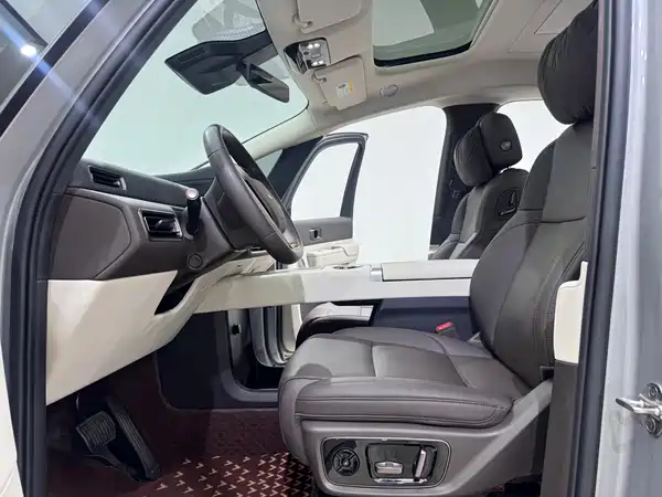 Li Auto MEGA 2024