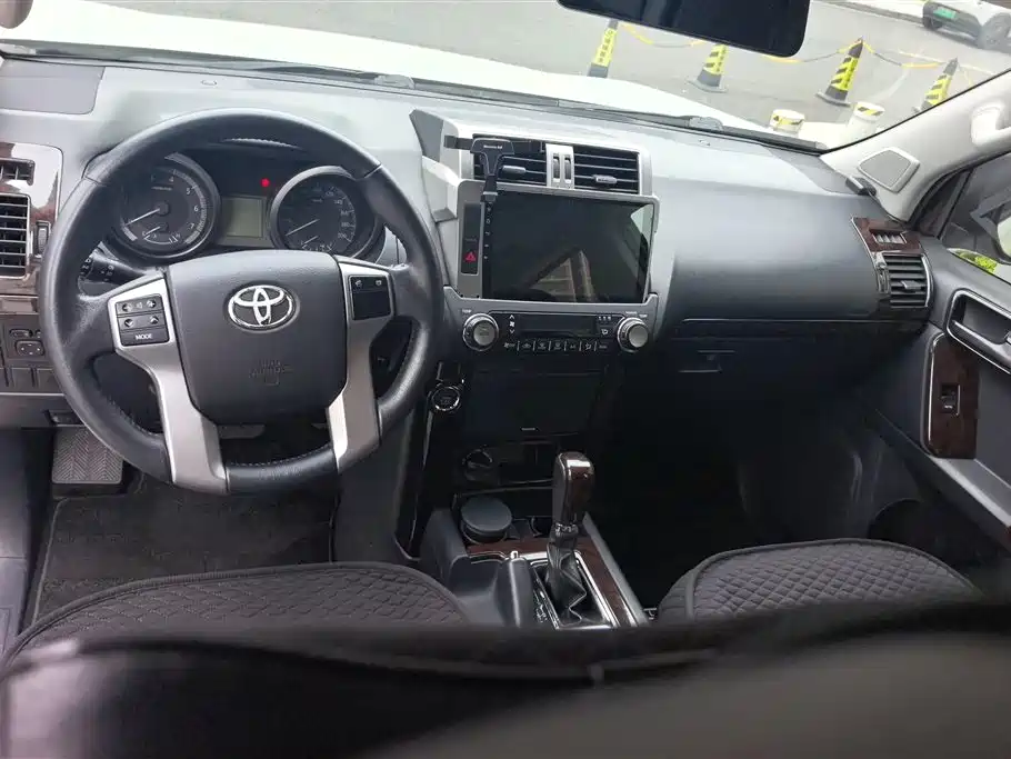 Toyota Prado 2016 — фото 12