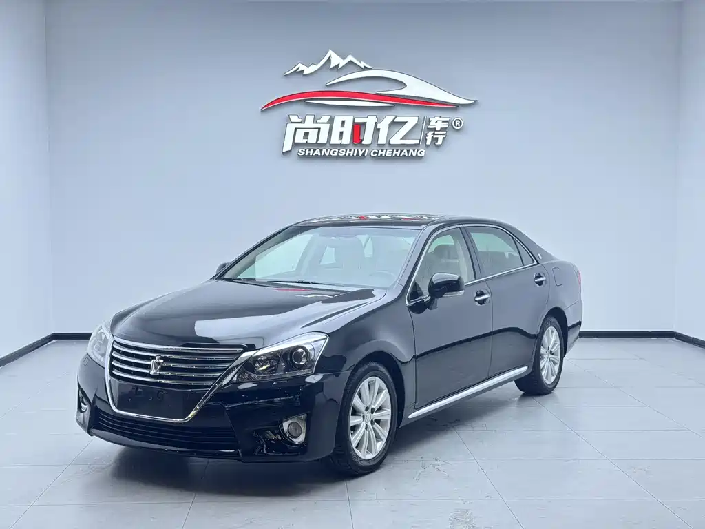 Toyota Crown 2012