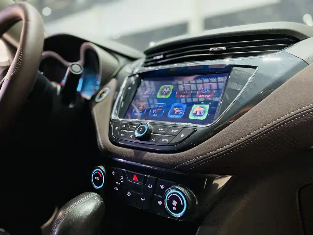 Chevrolet Malibu 2017 — фото 10