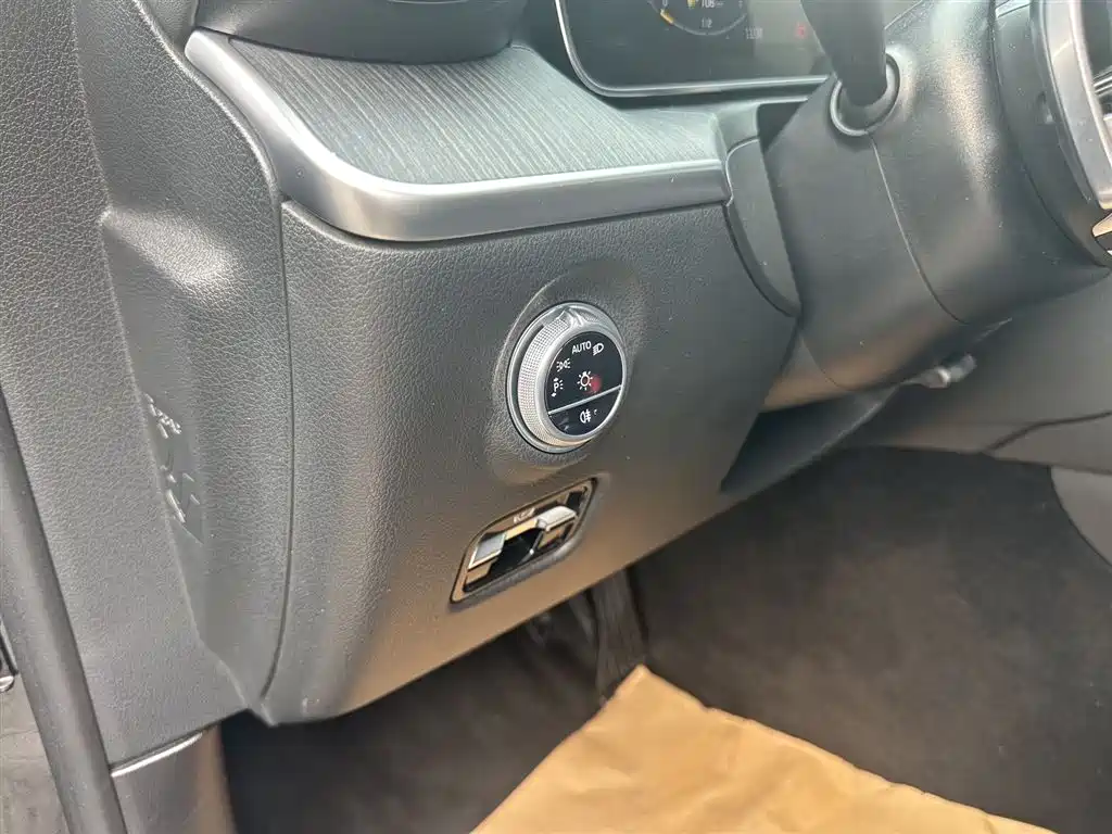 Mercedes-Benz C-Class 2022