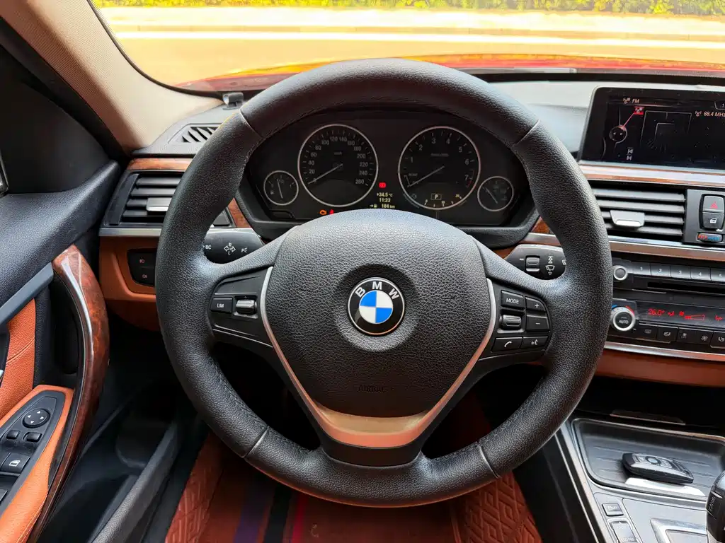 BMW 3 Series 2013 — фото 17