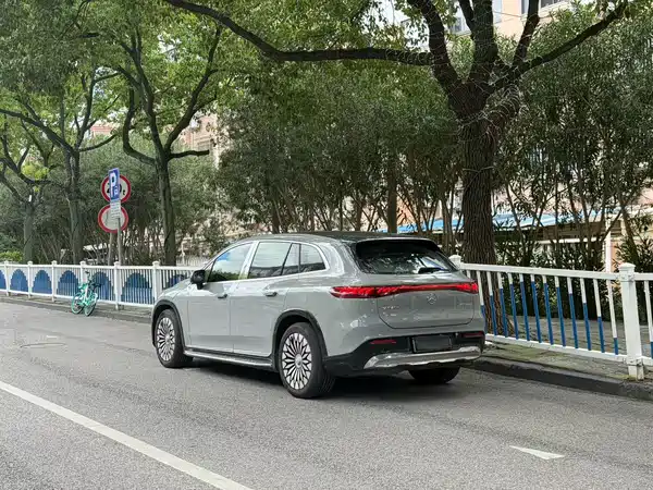 Mercedes-Benz Maybach EQS 2026