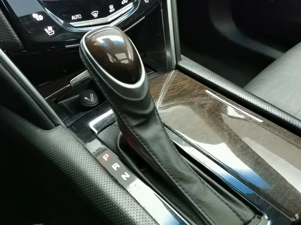 Cadillac XTS 2013 — фото 13