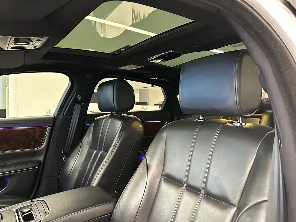 Jaguar XJ 2016 — фото 11