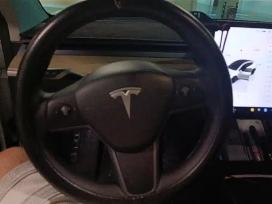 Tesla Model Y 2023 — фото 15