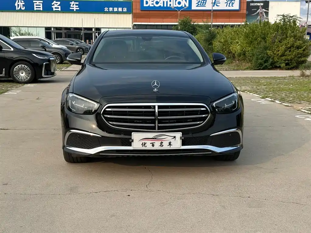 Mercedes-Benz E-Class 2023 — фото 12