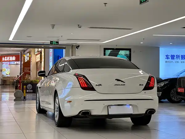 Jaguar XJ 2016
