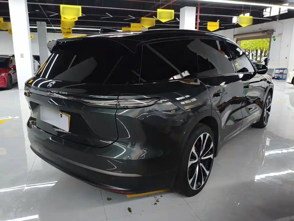 NIO ES8 2023