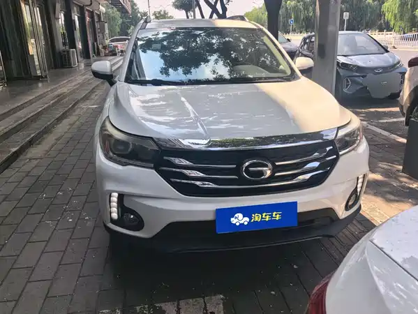 GAC Trumpchi GS4 2015