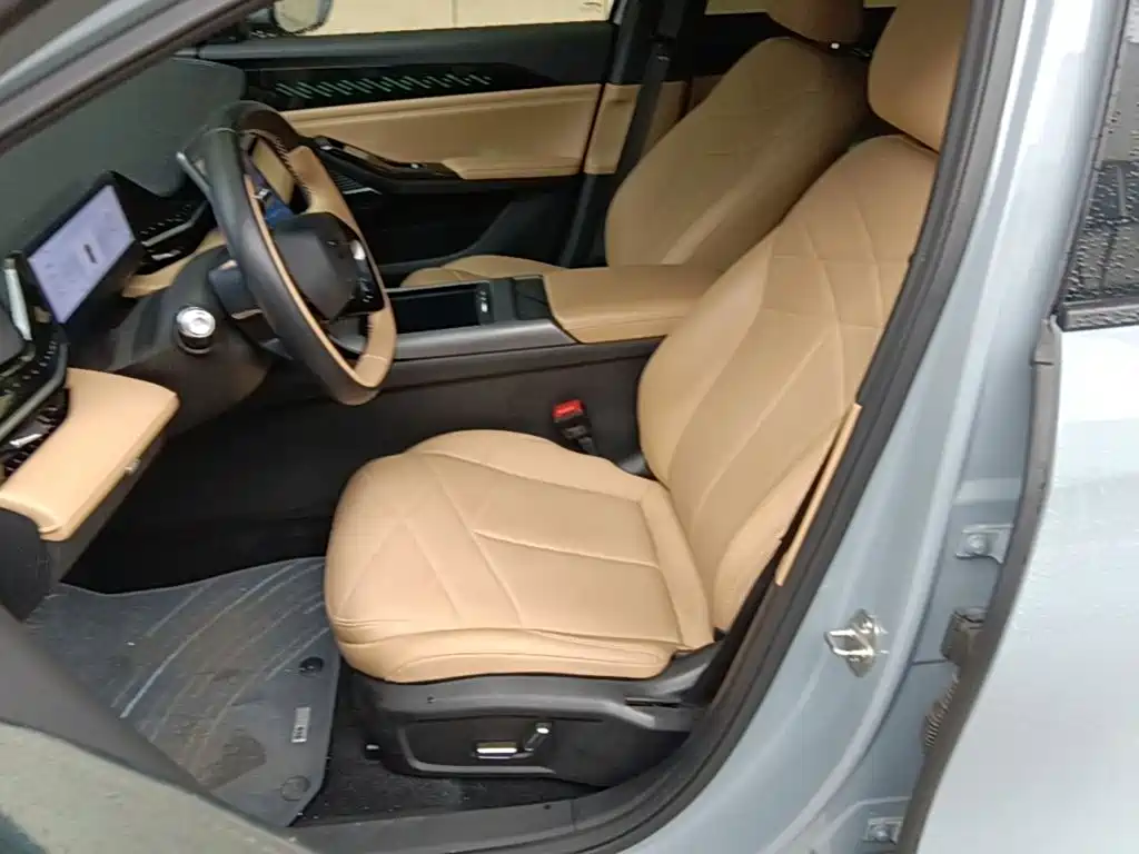 Geely Galaxy L6 2024 — фото 15