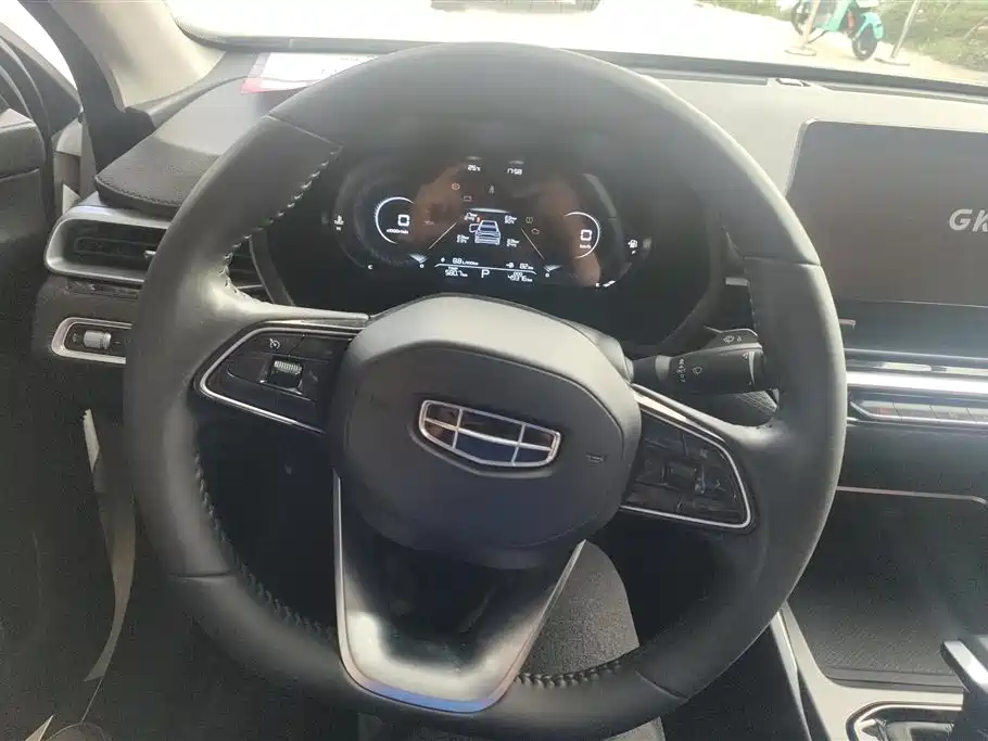 Geely Emgrand 2023 — фото 15