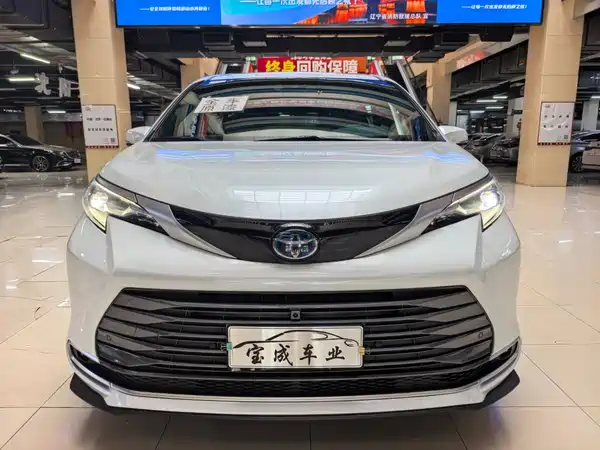 Toyota Sienna 2023