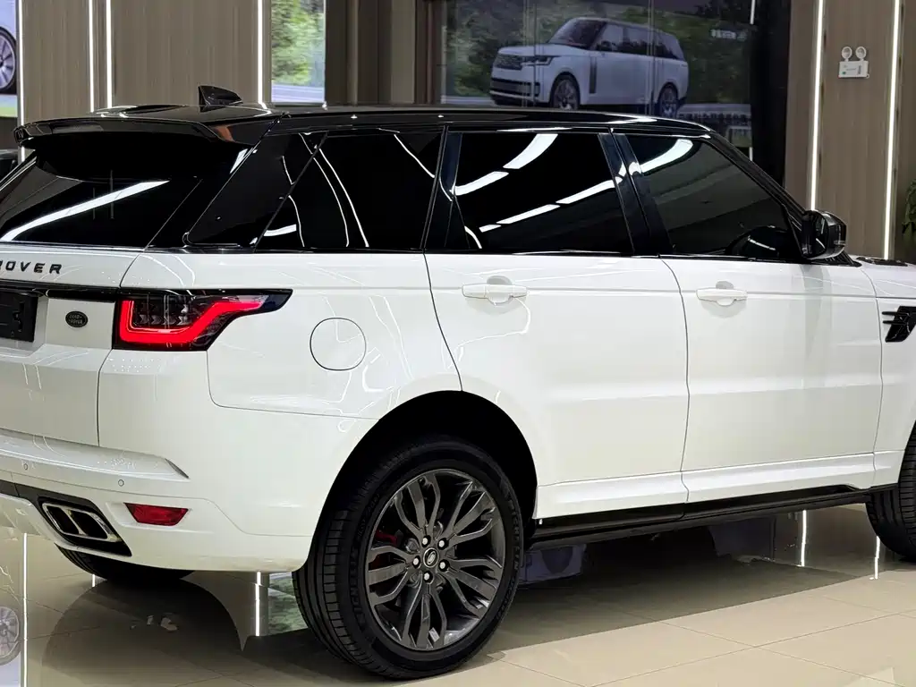 Land Rover Range Rover Sport 2017 — фото 9